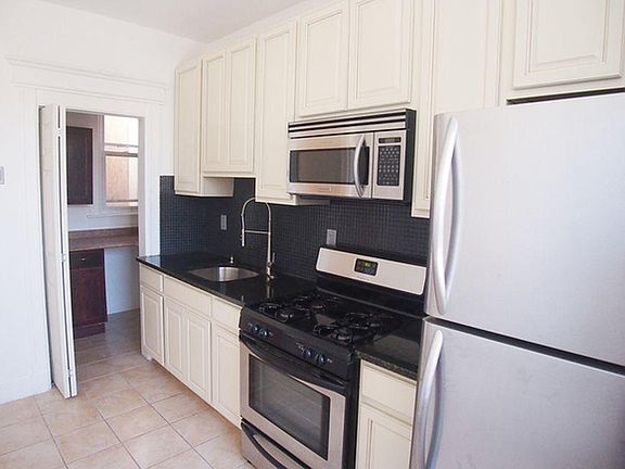 Kitchen (walk in pantry)
