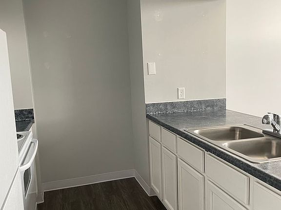 4th image of 59 Lincoln Way #604