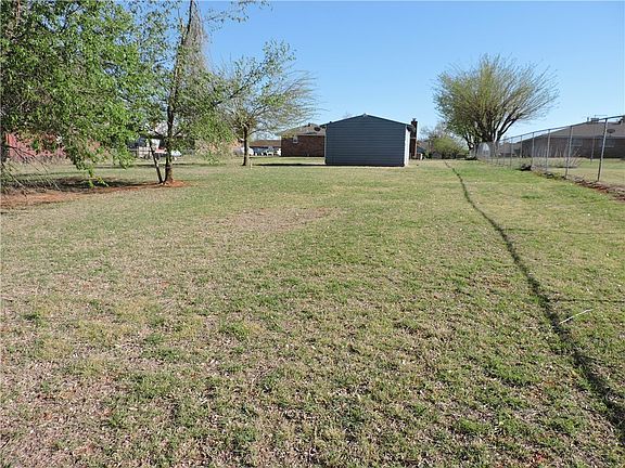 3rd image of 1839 W Rose Oak Dr