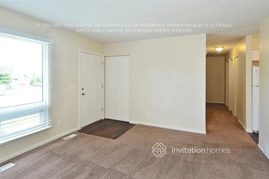 Building Photo - 1530 S Salida Way