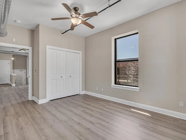 400 N Main St #405 — Photo 16