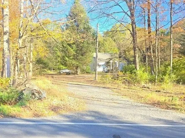 2258 Rimrock Dr, Stroudsburg, PA 18360