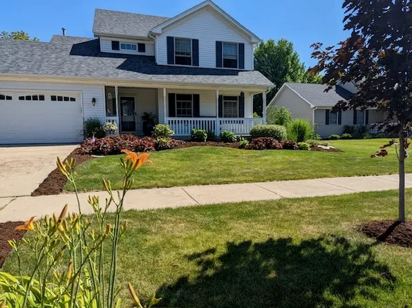 425 N Banbury Ave, Elburn, IL 60119