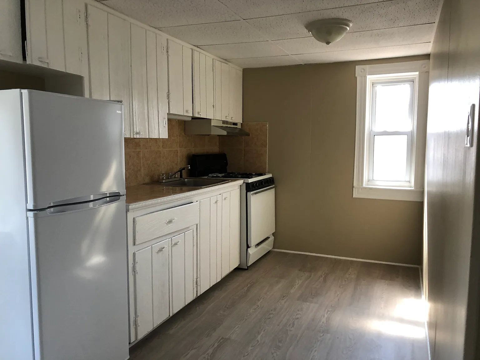 2 bed, $1,400 — Photo 3