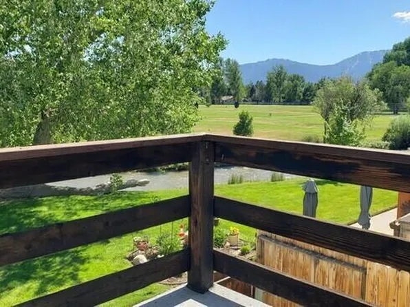 1051 Riverview Dr, Gardnerville, NV 89460
