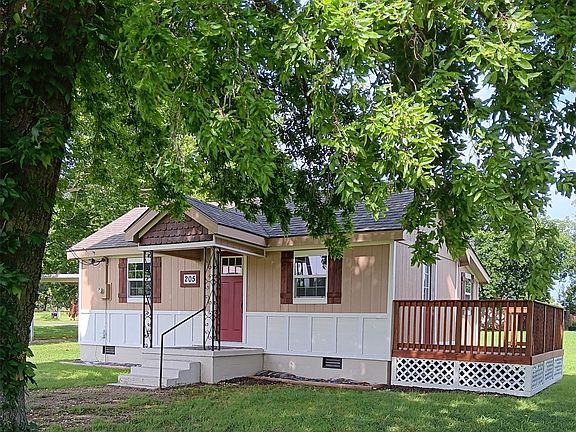 2nd image of 205 S Main St