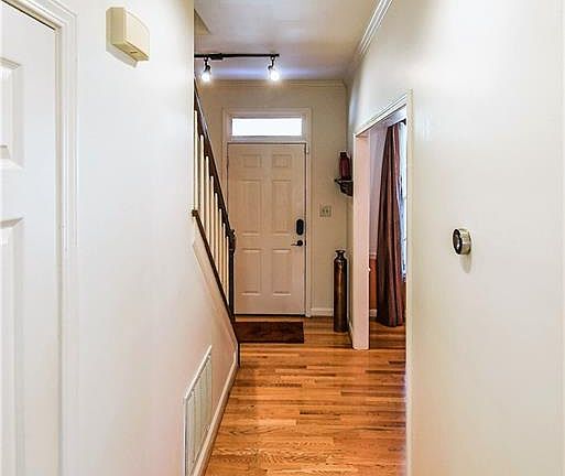 3rd image of 1407 Wrenwood Ct