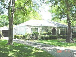 3rd image of 13730 Oakwood Ln