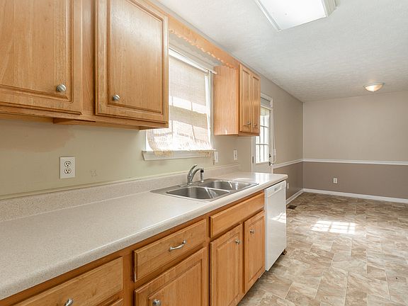 5th image of 104 Avalon Dr