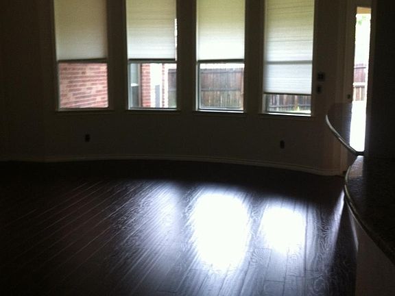 2nd image of 613 Crockett Dr