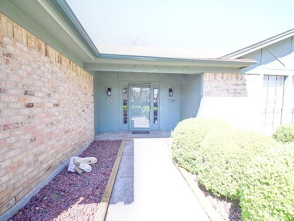 3rd image of 1729 Prince Dr