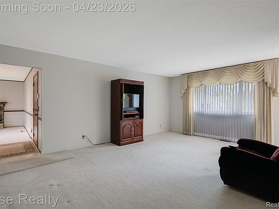 4th image of 7080 Aldredge Dr
