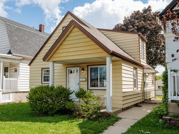 1722 S 76th STREET, West Allis, WI 53214