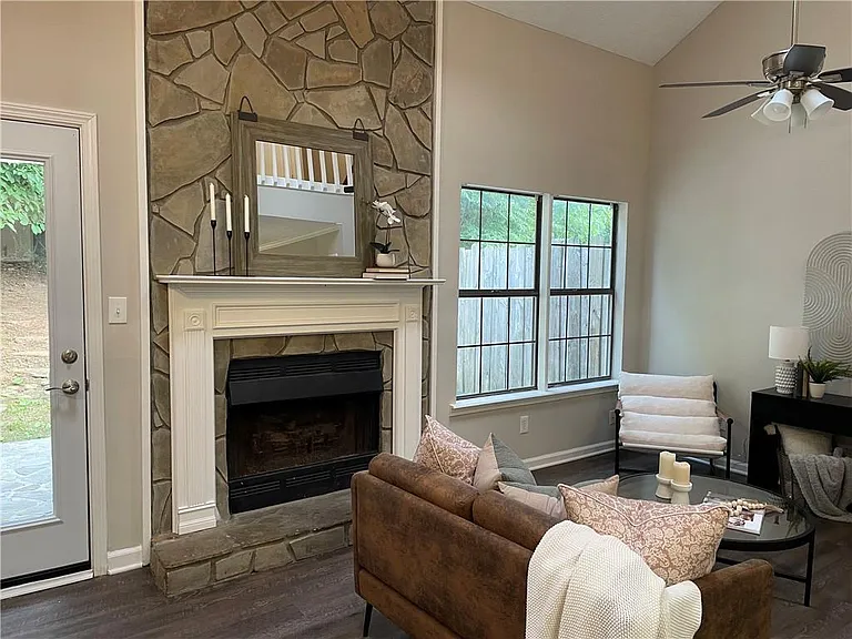 1068 Travelers Trl NW — Photo 10