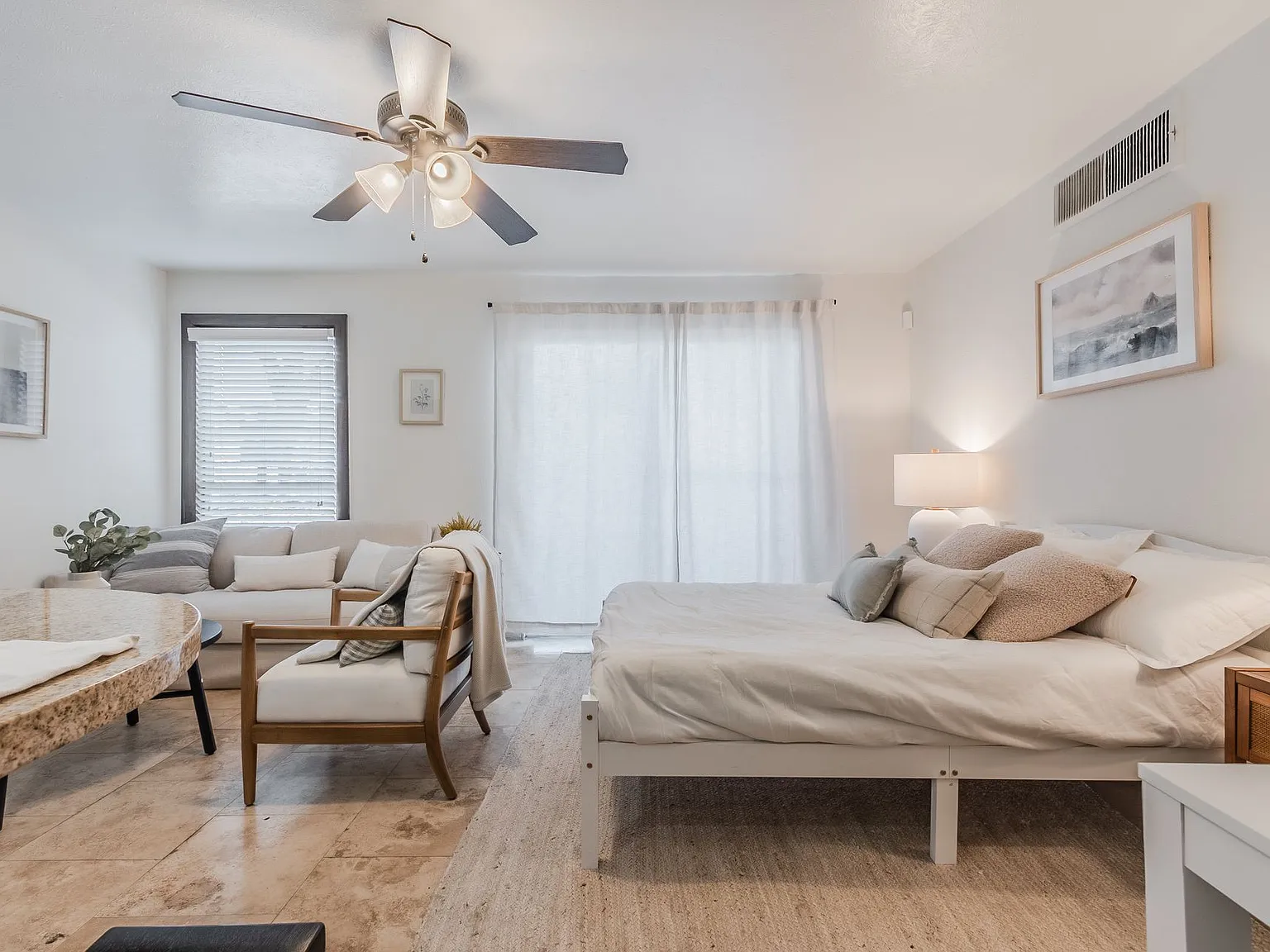 Cityscape Apartments — Photo 4