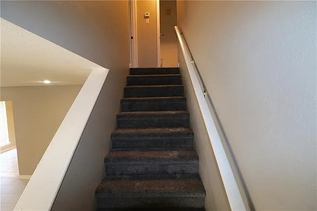100 Peter Ln — Photo 12