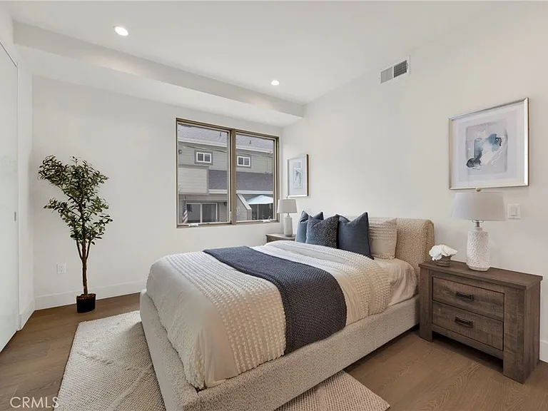 941 E California Blvd #1 — Photo 18