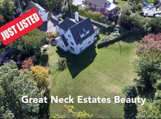 30 Deepdale Dr, Great Neck, NY 11021