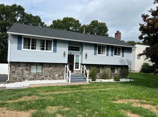 45 Skyline Dr, South Windsor, CT 06074