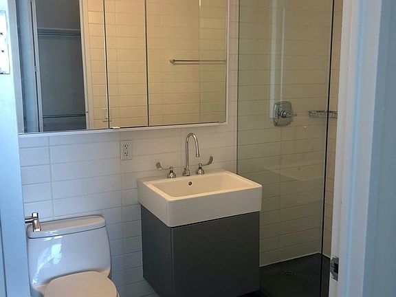 3rd image of 34 Desbrosses St APT 701