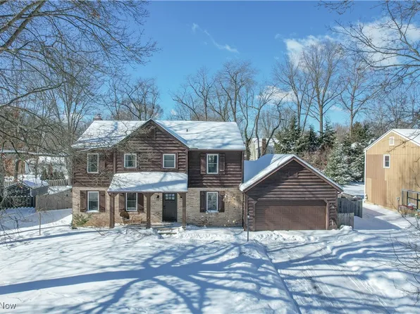 7831 Windbur Cir NW, North Canton, OH 44720