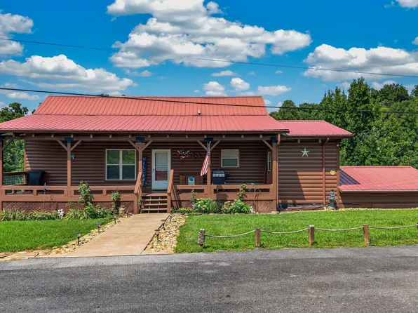 1573 Topaz Ln, Dandridge, TN 37725