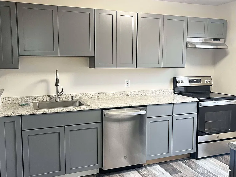 Oakbrook Manor Apartments — Photo 29