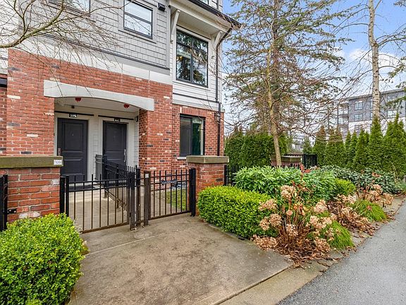 3rd image of 110-16528 24a Ave #110