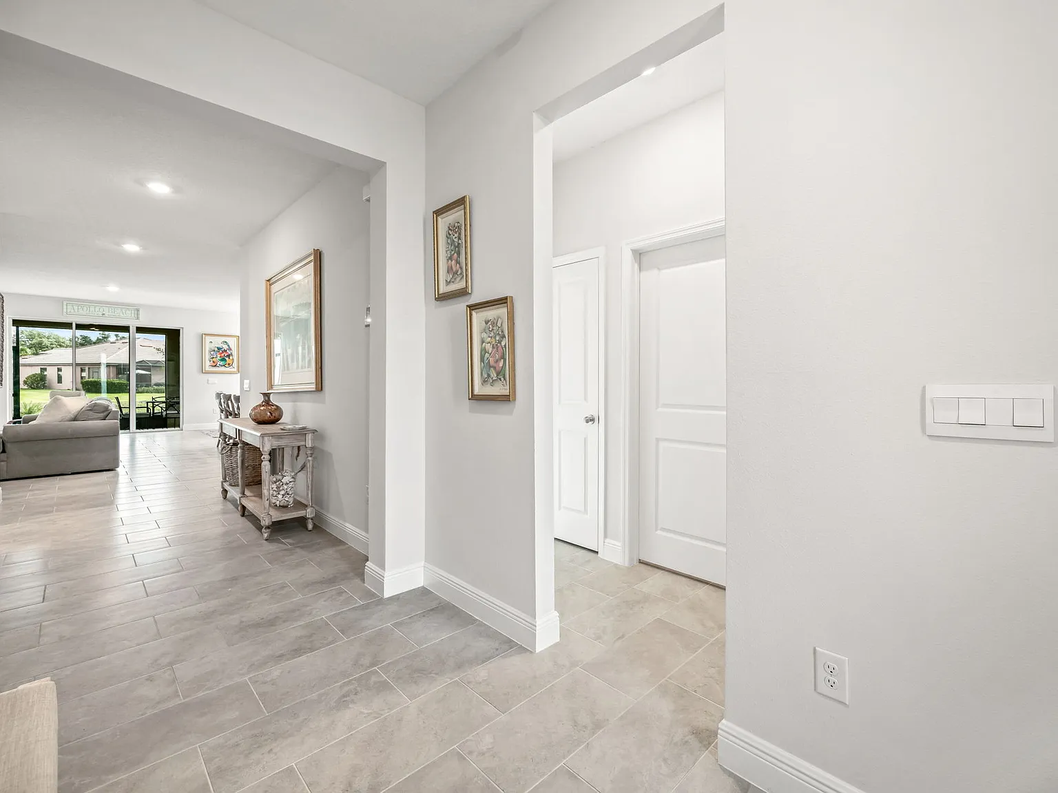 4 bed, 2.5 bath, 2035 sqft, $2,900 — Photo 4