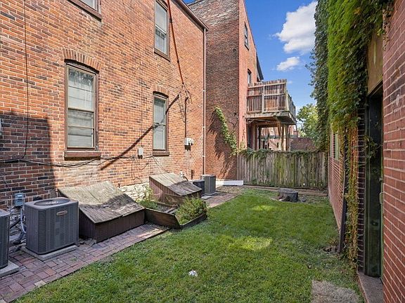 4th image of 1014 Russell Blvd #B
