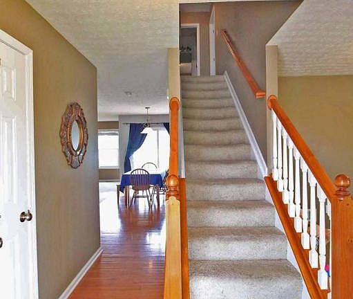 2nd image of 6022 Edgemont Way