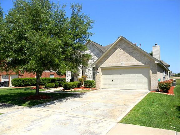 3rd image of 16442 Redcrest Dr