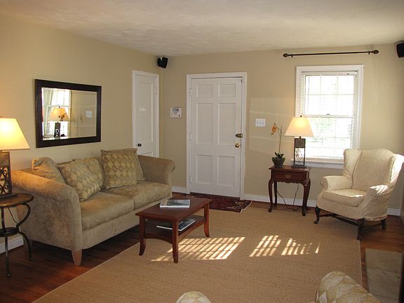 3rd image of 6507 Hanover Ave