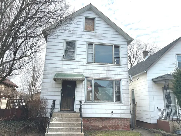 12557 Ann St, Blue Island, IL 60406