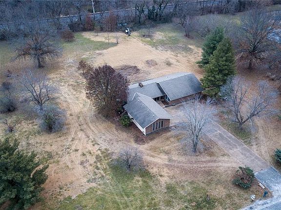 2nd image of 25311 Lone Pine Dr