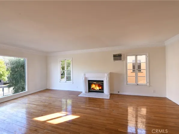 915 S Le Doux Rd, Los Angeles, CA 90035