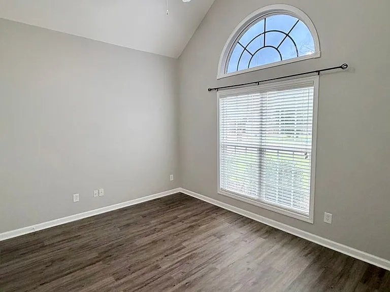 705 Post Oak Way — Photo 5