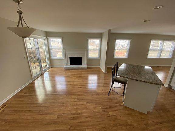 4th image of 1850 W Parkside Dr