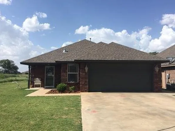 1917 Berry Ave, Weatherford, OK 73096
