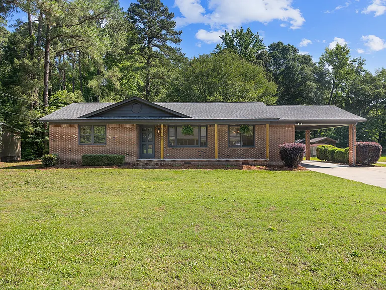 110 Toddsberry Rd — Photo 1