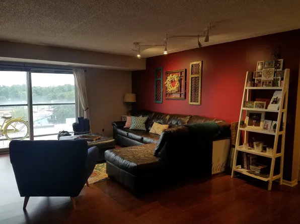 1133 N 7th St APT 702, Rochelle, IL 61068