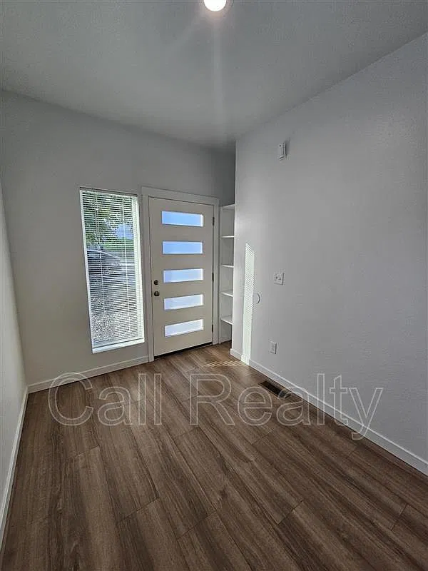 3 bed, 2.5 bath, 1522 sqft, $1,845 — Photo 3