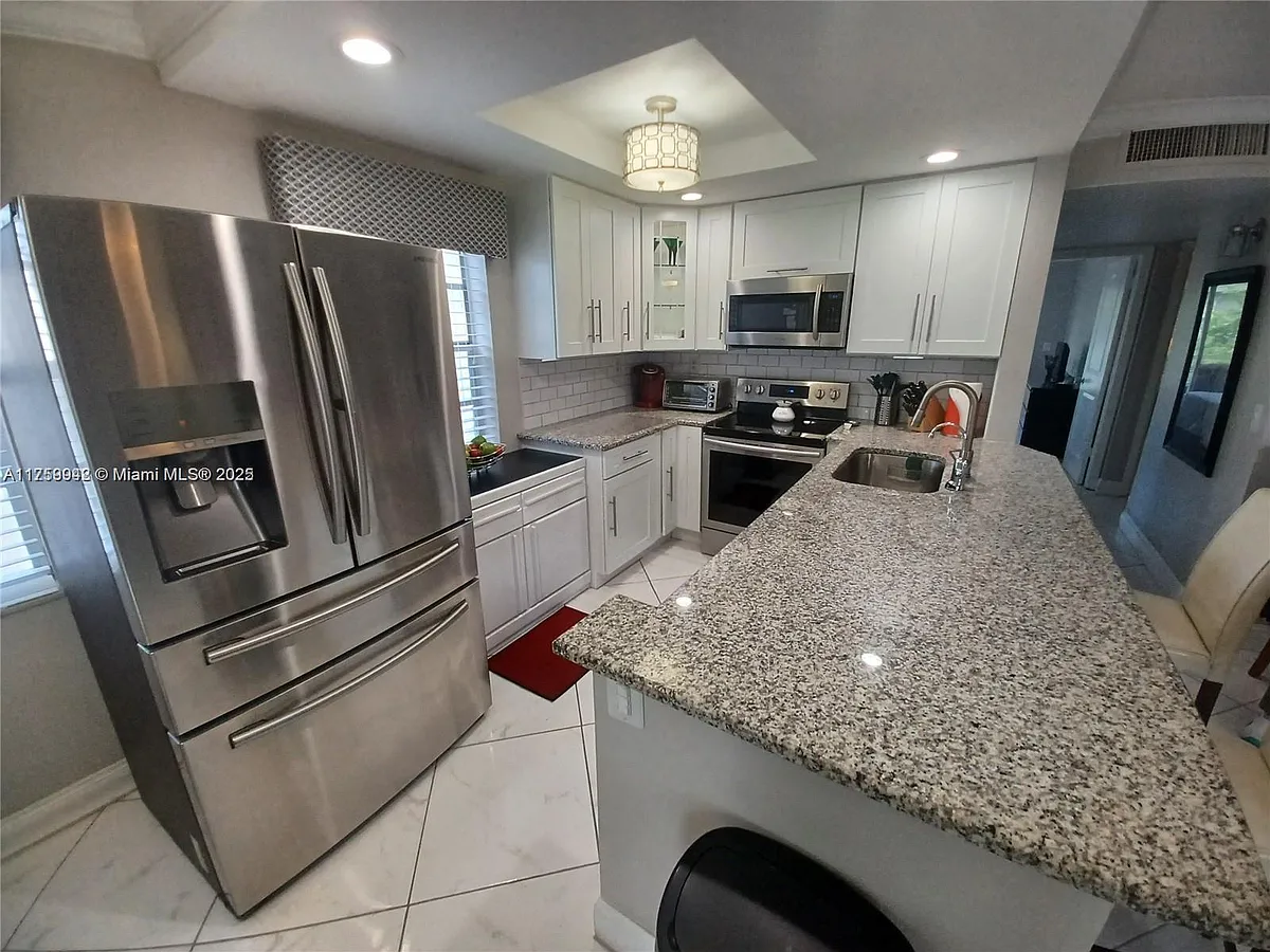 Building Photo - 559 Normandy Ln #559-L