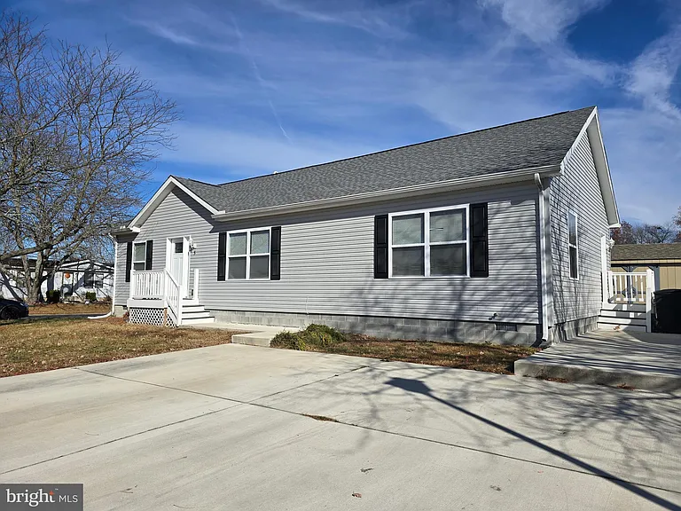 5 Welch Dr E — Photo 3