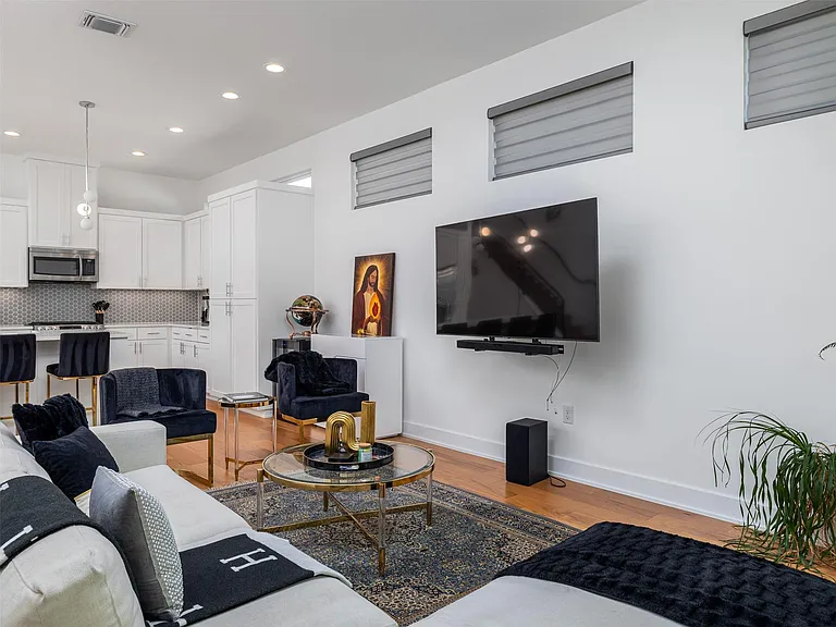 6309 Keegans Dr — Photo 10