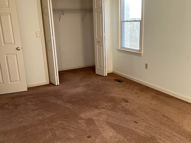 2077G Raleigh Rd — Photo 12
