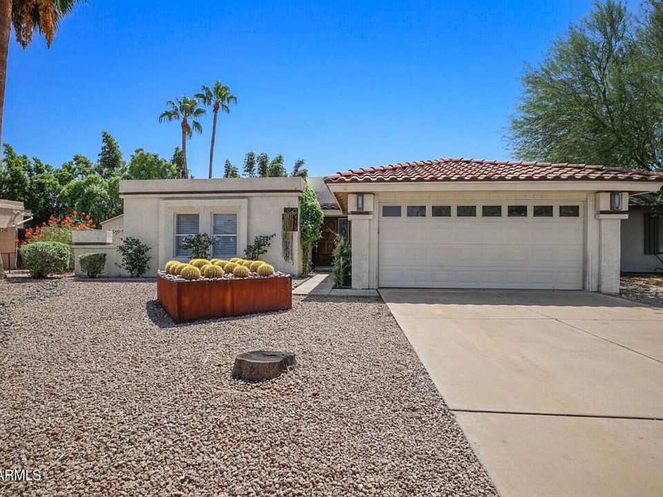 1st image of 3915 E Larkspur Dr