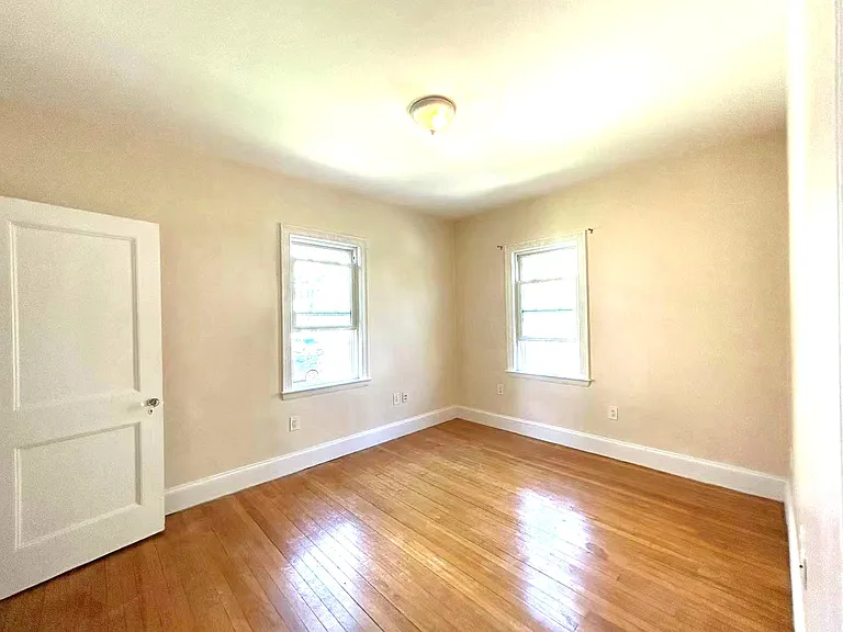 40 Manthorne Rd #2 — Photo 9