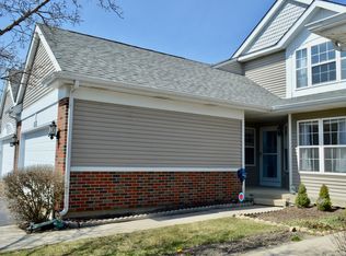 812 Twelve Oaks Pkwy, Woodstock, IL 60098
