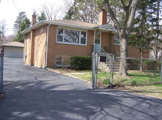 2406 N Spojnia Rd, McHenry, IL 60050